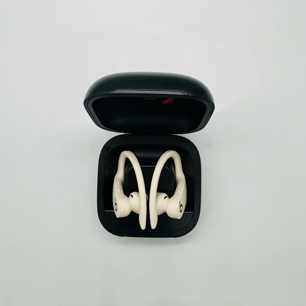 🎧 Powerbeats Pro Wireless Earbuds – Ivory (MV722LL/A) | Great Condition! 🔋